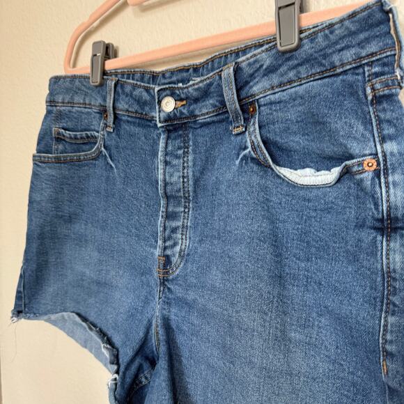 Old Navy Sky-Hi A-Line Shorts Size 16 High Rise Cut-offs Button Fly - Picture 2 of 4